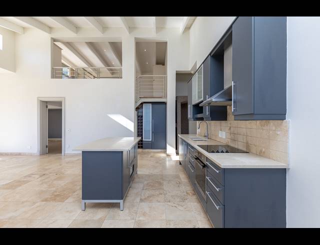 3 BEDROOM APARTMENT TO LET IN CAMPS BAY